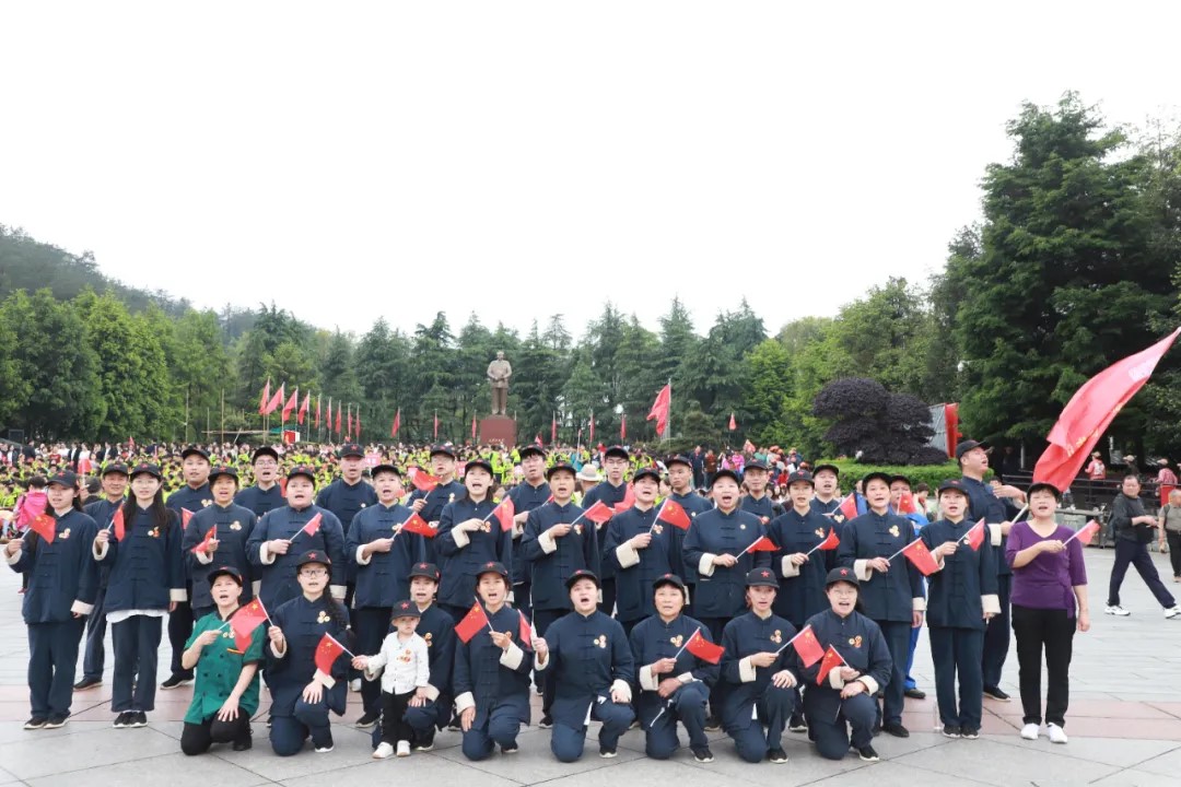 1721980699856418.jpg 歌唱祖國.jpg